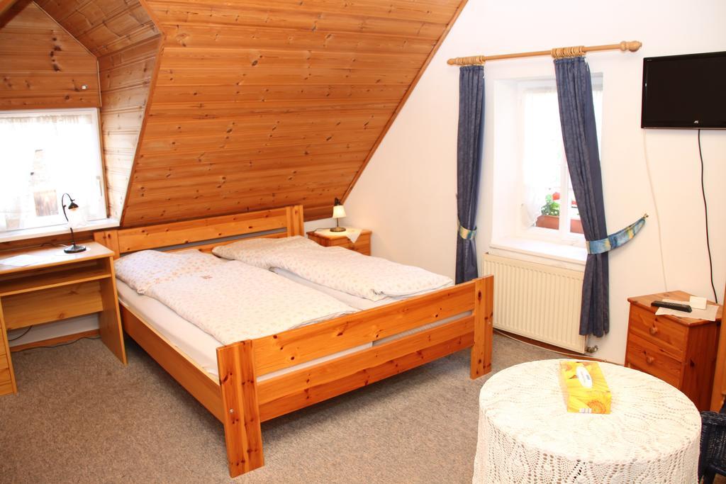 B&B Zum Treppchen Losnich Room photo